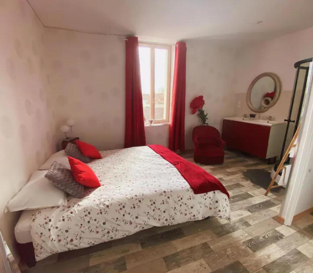 Chambres D'Hote Au Chapeau Claque Cabaret Gueugnon Esterno foto