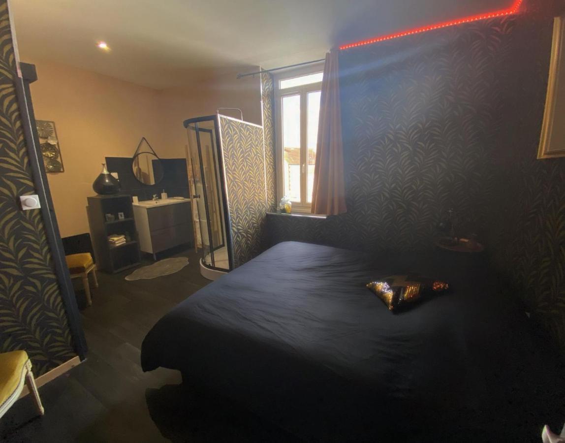 Chambres D'Hote Au Chapeau Claque Cabaret Gueugnon Esterno foto