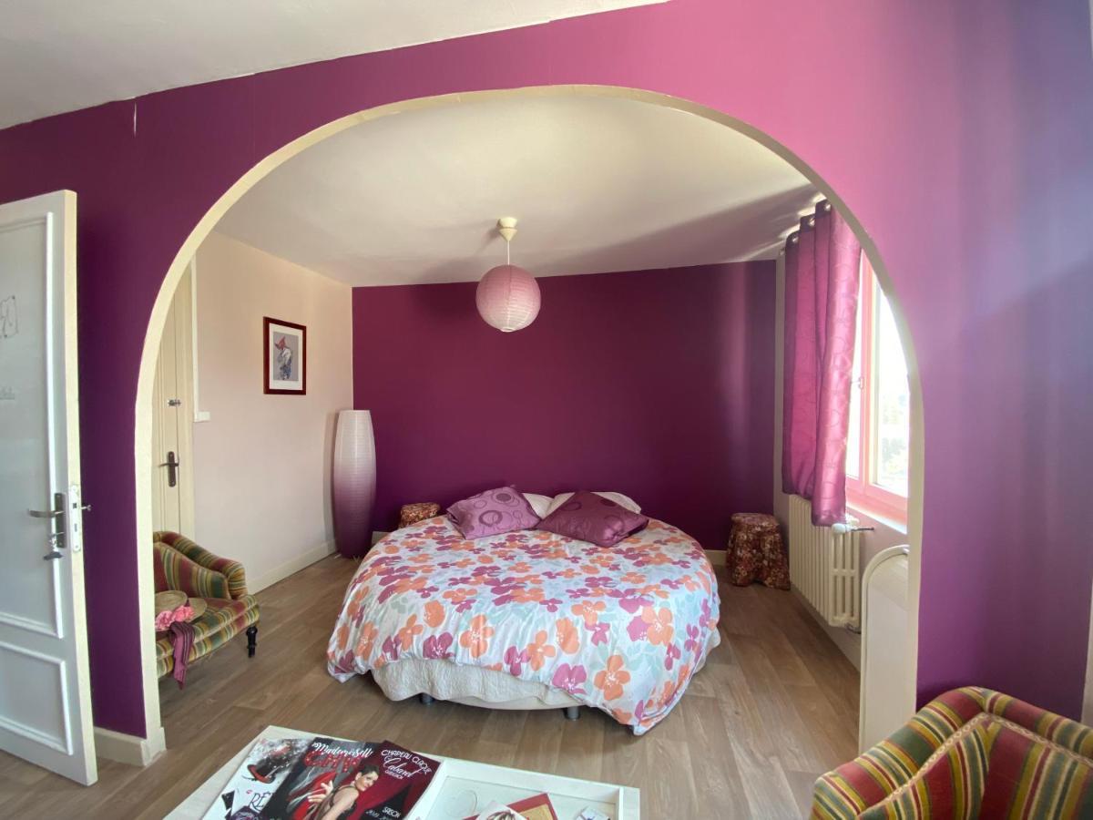 Chambres D'Hote Au Chapeau Claque Cabaret Gueugnon Esterno foto