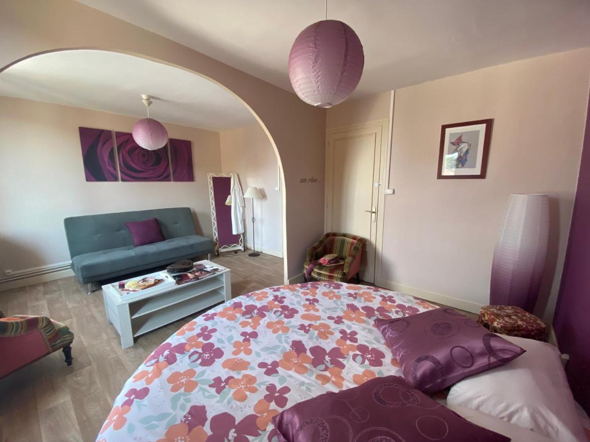 Chambres D'Hote Au Chapeau Claque Cabaret Gueugnon Esterno foto